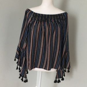 ROMEO AND JULIET COUTURE striped off‎ the shoulder